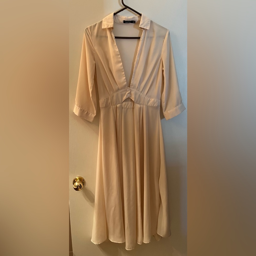 Boohoo Plunge Neck Split Maxi Top in Cream - Picture 3 of 4